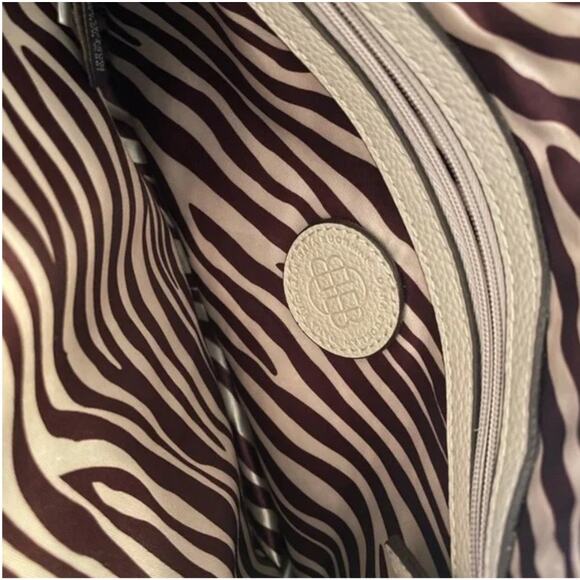 Beautiful Dana Buchman Pebled Leather‎ Off White Crossbody Bag - Picture 4 of 6